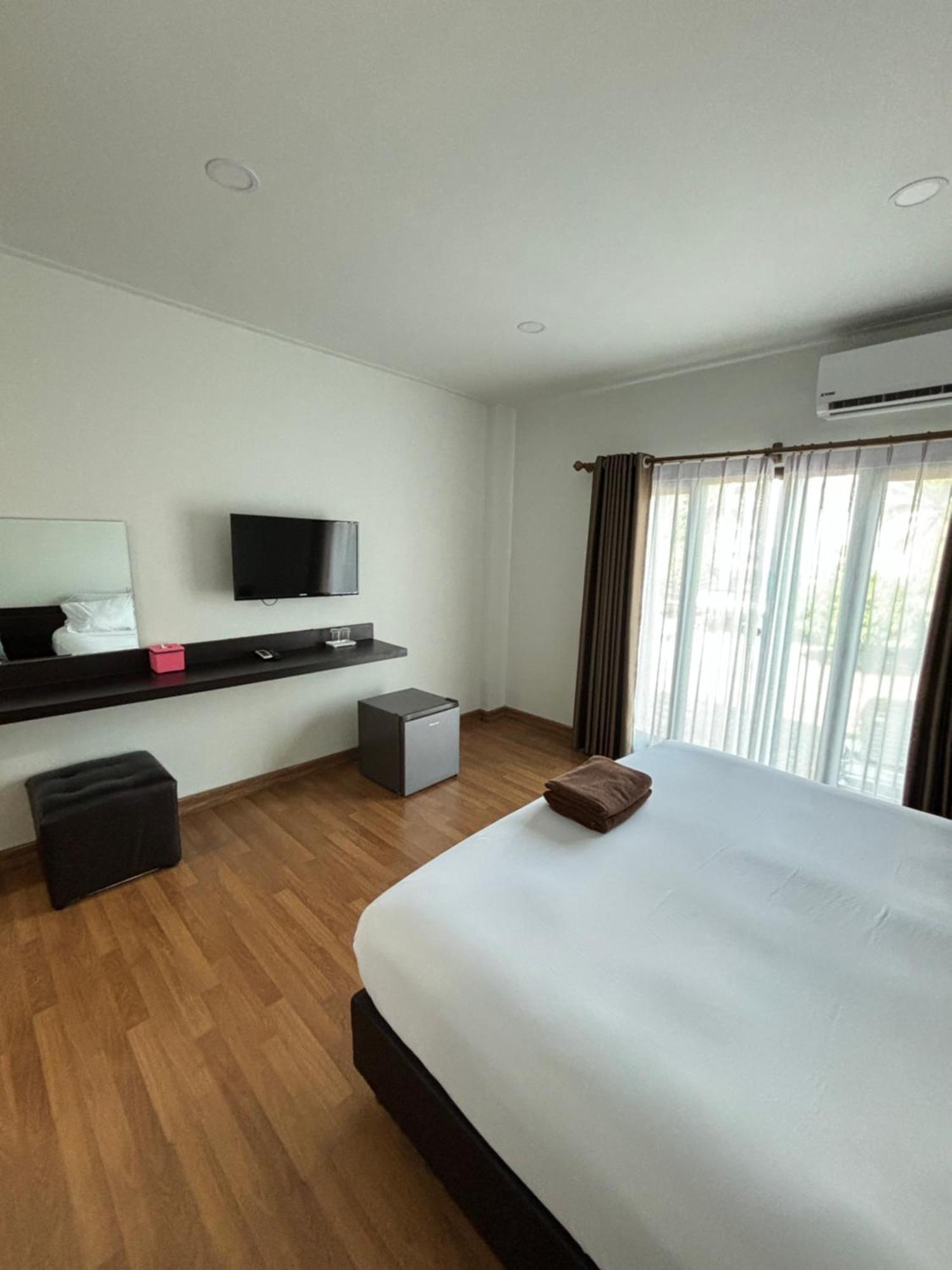 אובון רטצ'תאני Bordin Hotel מראה חיצוני תמונה