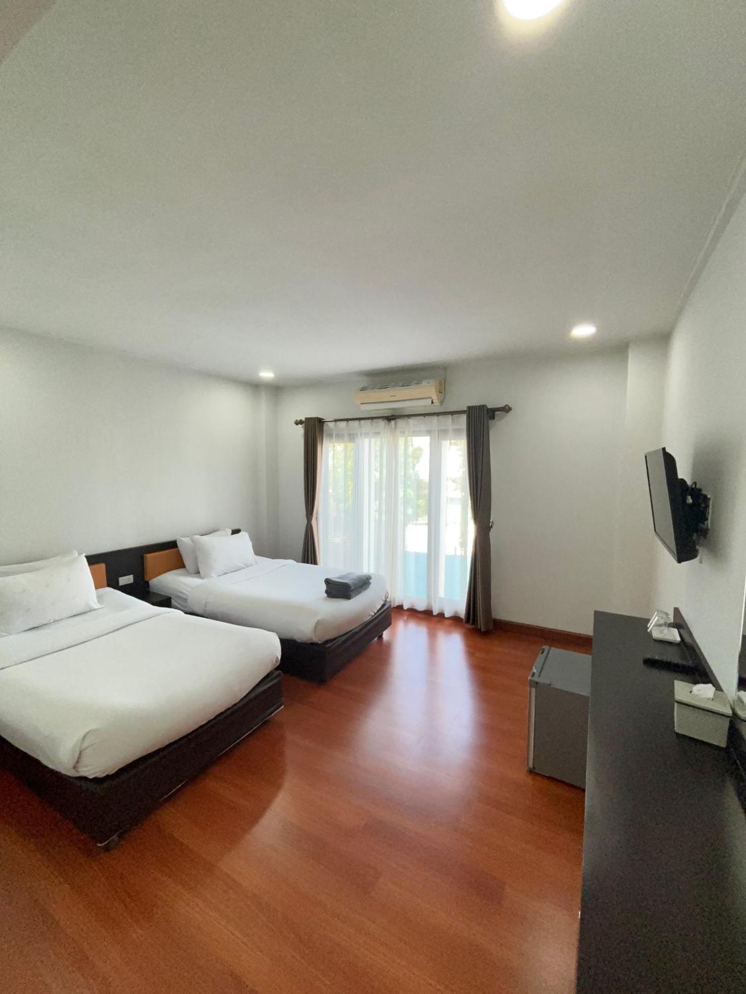 אובון רטצ'תאני Bordin Hotel מראה חיצוני תמונה