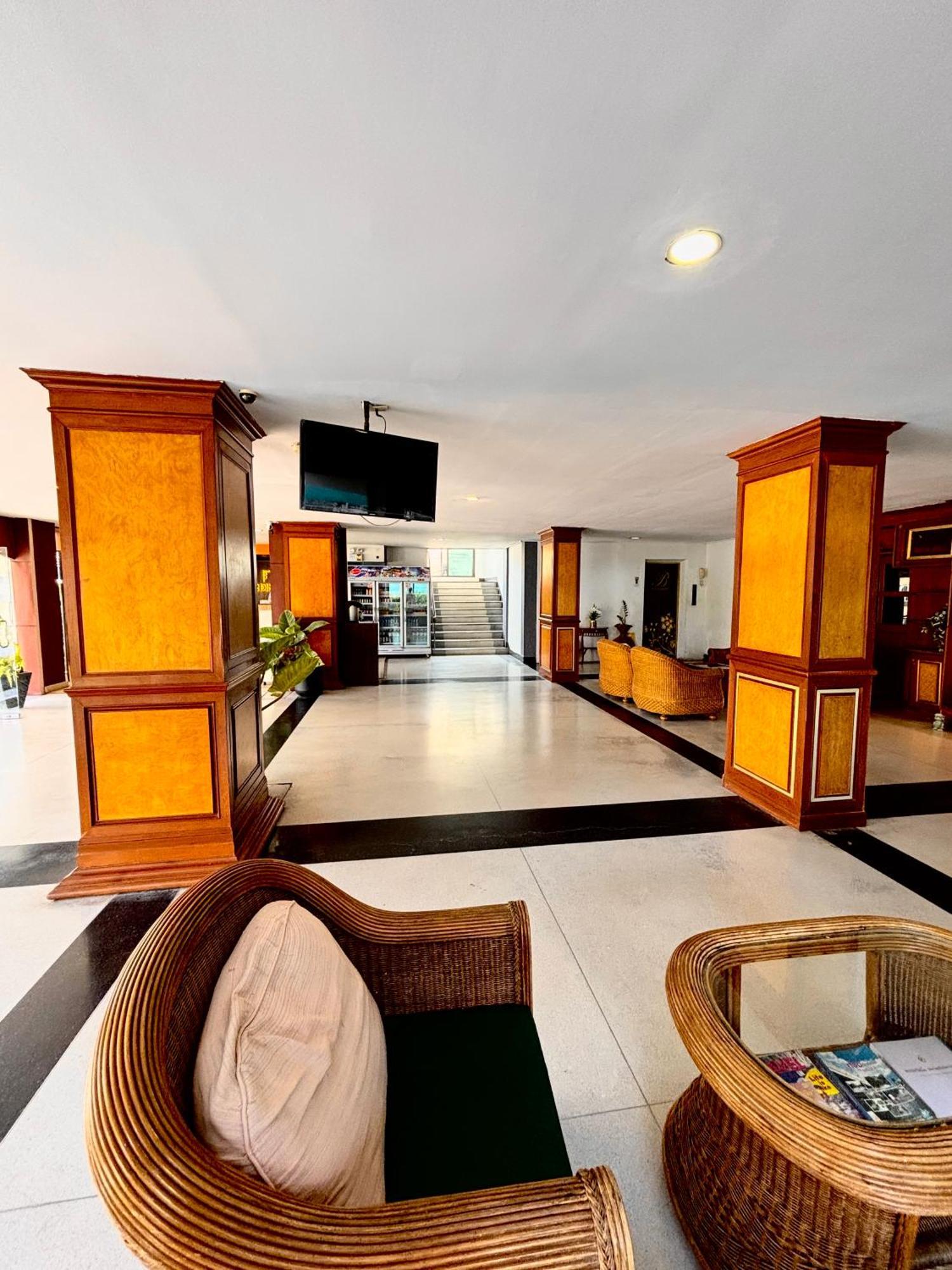 אובון רטצ'תאני Bordin Hotel מראה חיצוני תמונה