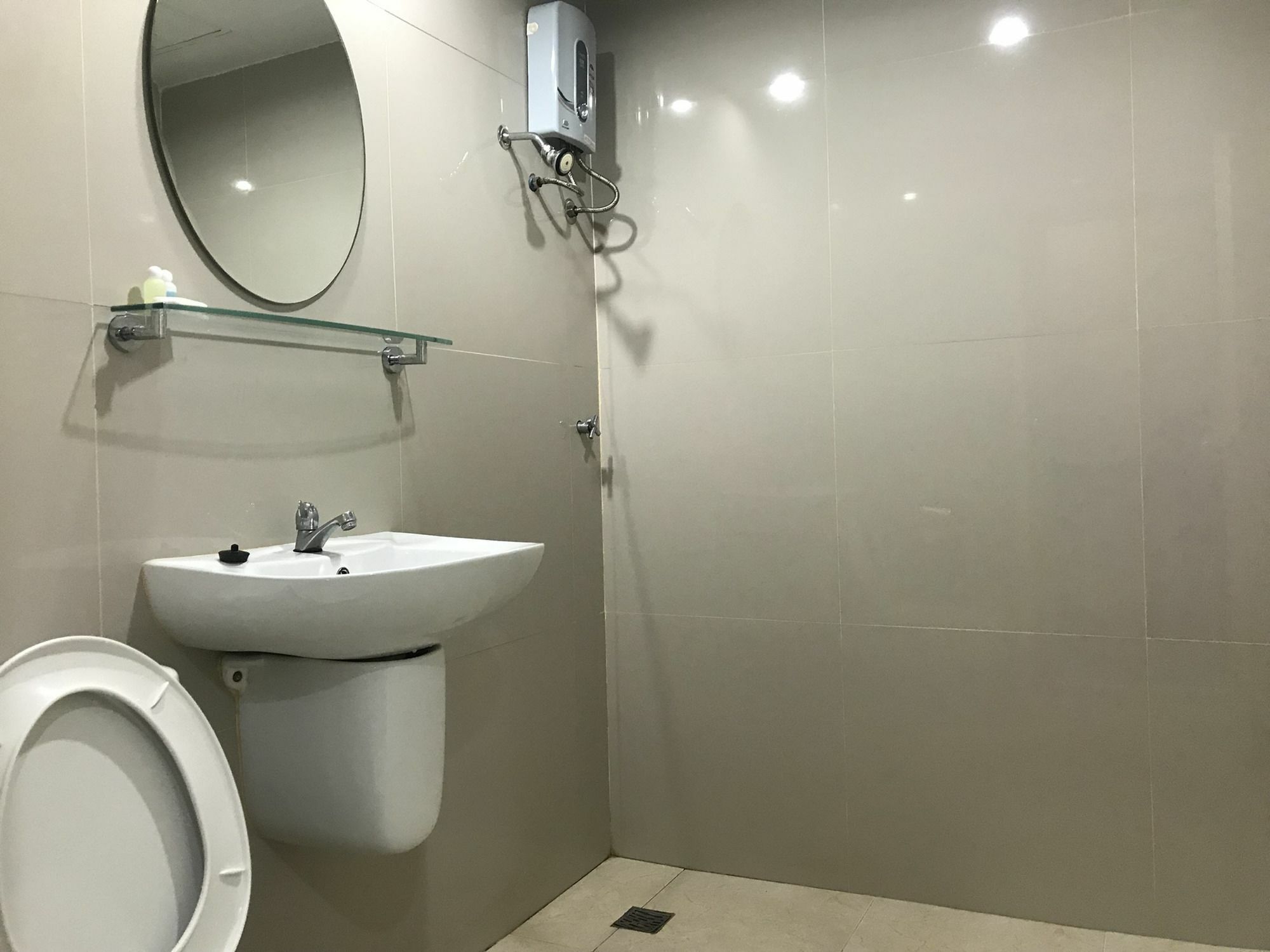 אובון רטצ'תאני Bordin Hotel מראה חיצוני תמונה