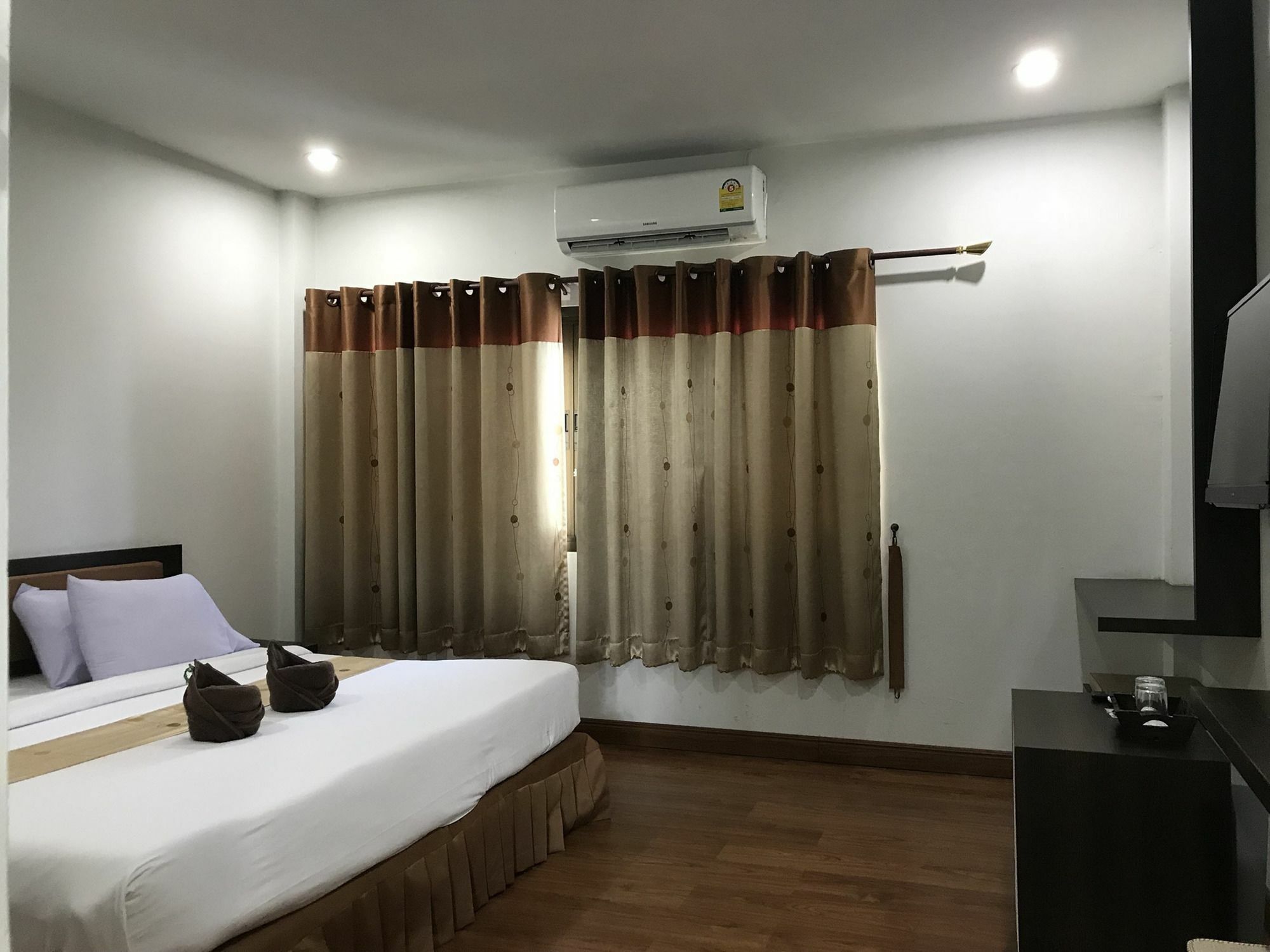 אובון רטצ'תאני Bordin Hotel מראה חיצוני תמונה